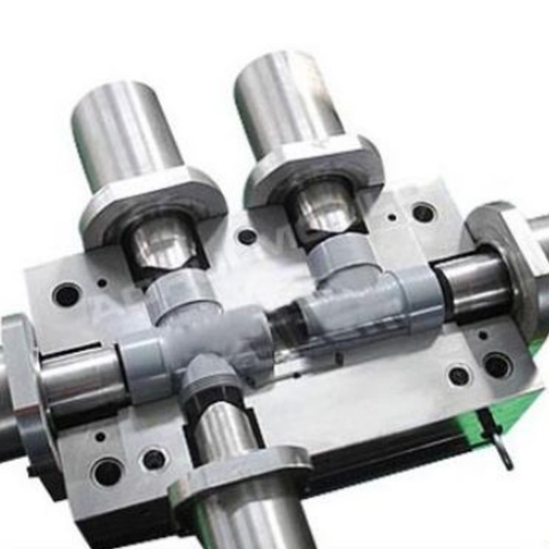 Форма для литья под давлением крестообразных трубных фитингов Taizhou Kaiji Plastic Mould Co.,Ltd.